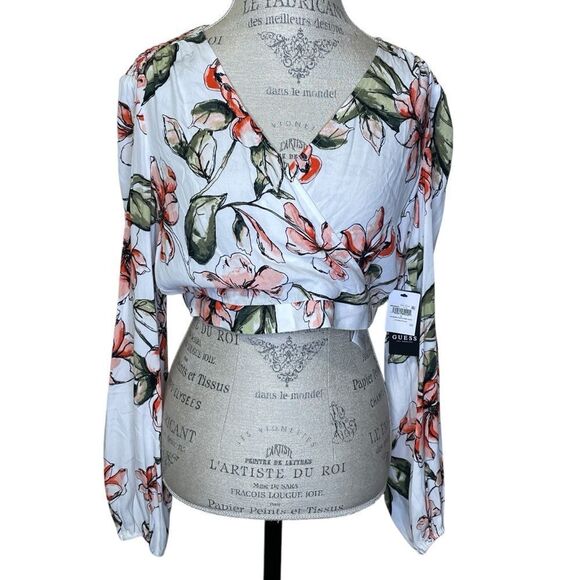 NWT Guess Karlotta Blushing Azalea Print Ivory Floral V-Neck Crop Top Blouse L - Picture 2 of 13